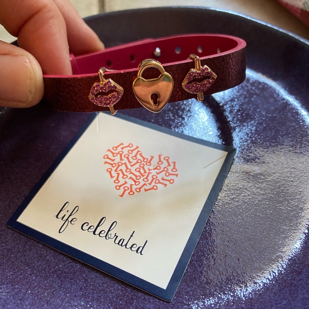 Pink kiss & heart lock bracelet